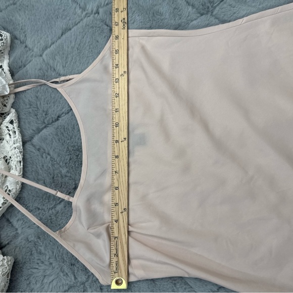 Needle & Thread Crochet Lace Dress Size 8
White Blush Pink Bridal Wedding - Picture 10 of 16